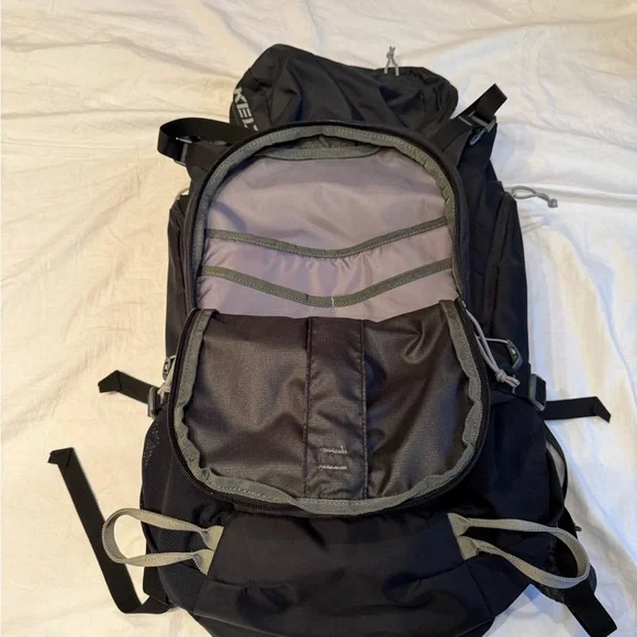 Kelly RedWing 32 hiking/outdoor backpack